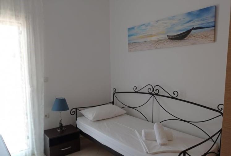 Hermes Holiday Home In The Port Of Sivota Exterior photo